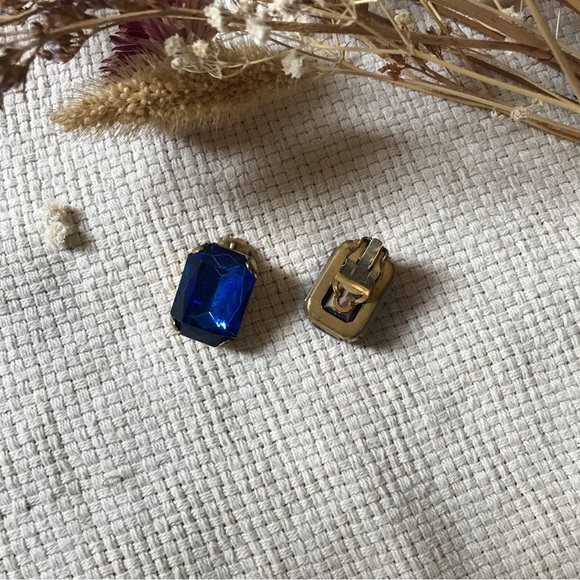 Vintage French Blue Gemstone Clipper Earrings from France 💙 old money - Picture 5 of 6